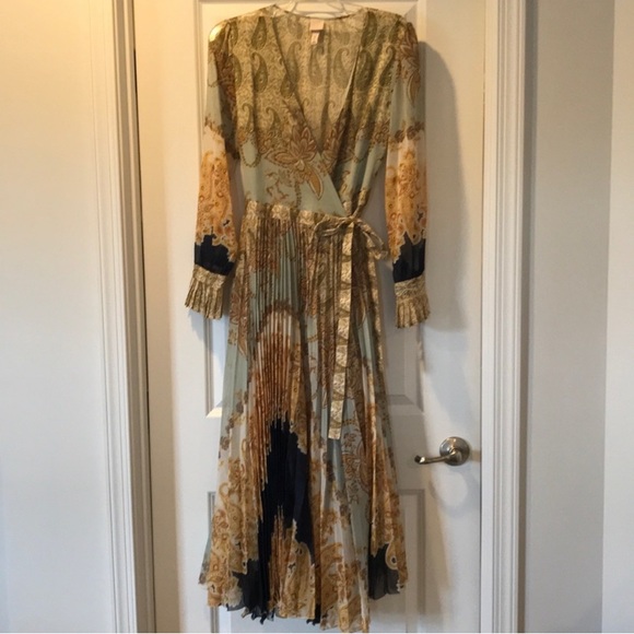 GORGEOUS H&M Printed Pleated Chiffon Wrap Dress - Picture 10 of 10